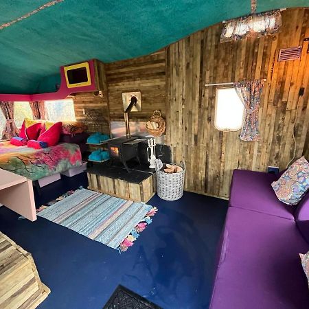 Budget Stay, In Lovely Private Setting With Rustic Charm, Log Burner, Fire Pit, Campers Kitchen & Eco Loo No Bedding Supplied ناربيرث المظهر الخارجي الصورة